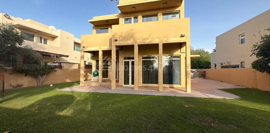 Villa itt: Arabian Ranches, Dubai, EAE, 3 hálószoba, 588 m², azonosító: 726919