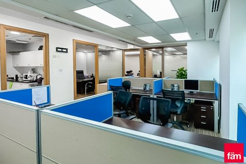 Зняти в оренду офіс в Sheikh Zayed Road, Дубай, ОАЕ 97.9м2, № 757822 - фото 12