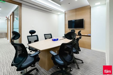 Зняти в оренду офіс в Sheikh Zayed Road, Дубай, ОАЕ 97.9м2, № 757822 - фото 4