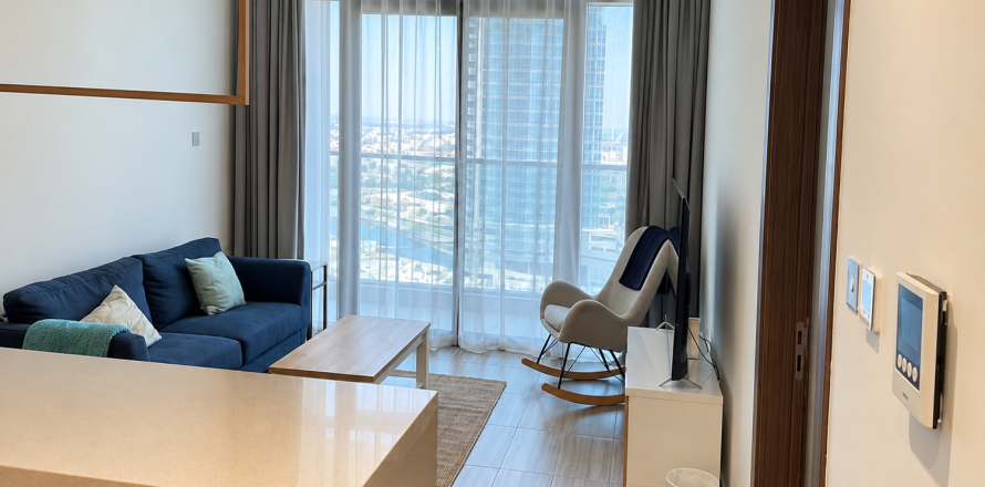 Apartament în Jumeirah Lake Towers, Dubai, EAU 1 dormitor, 69.83 mp.  №768807