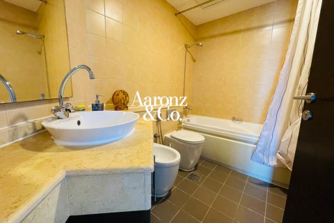 Lägenhet uthyres i Dubai Marina, Dubai, UAE 2 sovrum, 111 kvm Nr. 766391 - fotografi 11