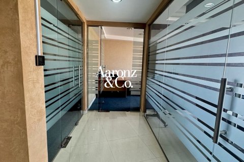 Business Bay, Dubai, UAE의 임대용 사무실 189제곱미터 번호 766389 - 사진 7