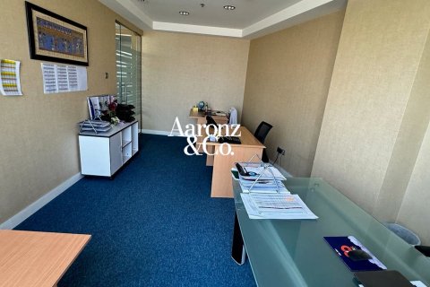Business Bay, Dubai, UAE의 임대용 사무실 189제곱미터 번호 766389 - 사진 9