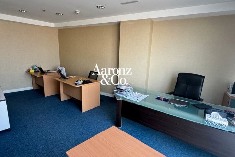 Business Bay, Dubai, UAE의 임대용 사무실 189제곱미터 번호 766389 - 사진 12