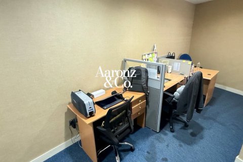 Business Bay, Dubai, UAE의 임대용 사무실 189제곱미터 번호 766389 - 사진 8