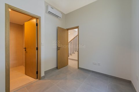 Kaupunkipientalo Dubai Land, Dubai, Arabiemiraatit 3 makuuhuonetta, 161 m2 № 721209 - kuva 5