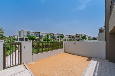 Kaupunkipientalo Dubai Land, Dubai, Arabiemiraatit 3 makuuhuonetta, 161 m2 № 721209 - kuva 10