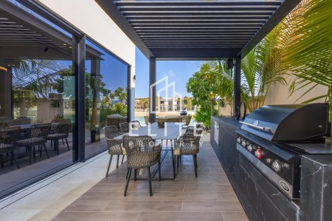 Villa en venta en Palm Jumeirah, Dubai, EAU 5 dormitorios, 632 m2 № 764535 - foto 12