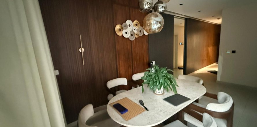 خانه شهری در Tilal City، Sharjah ، امارات متحده عربی 3 خوابه ، 250 متر مربع.  شماره 750104