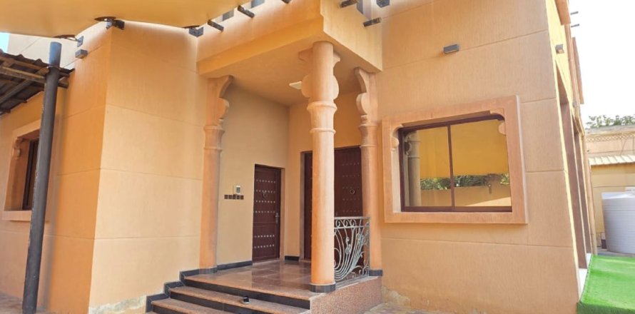Vila u Khuzam, Ras Al Khaimah, UAE 557 m2, 3 spavaćih soba Br. 734738