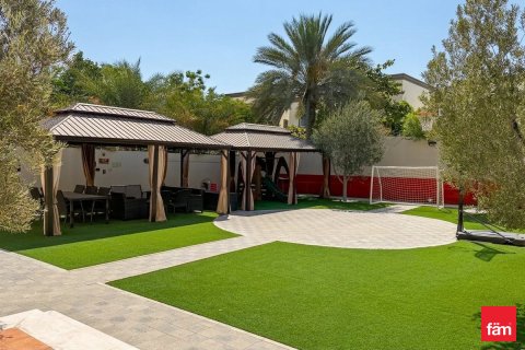 Villa sa Dubai, UAE 3 silid-tulugan, 677.7 sq.m. № 718949