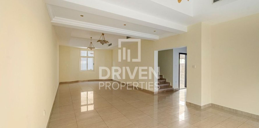 Vilë në Mirdif, Dubai, Emiratet e Bashkuara Arabe 3 dhoma gjumi, 195.1 m2. № 757306