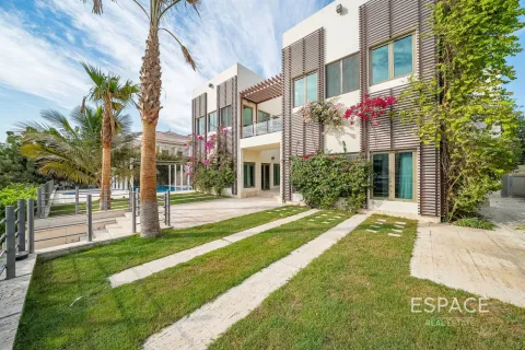 Villa em Palm Jumeirah, Dubai, EAU 6 quartos, 650 m2 № 738473