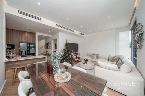 Βίλα σε Dubai Hills Estate, ΗΑΕ 4 υπνοδωμάτια, 230 τ.μ. Αρ. 738470