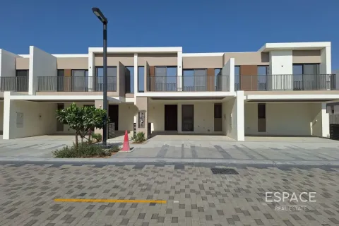 Tilal Al Ghaf, Dubai, UAE의 빌라 침실 4개, 221제곱미터 번호 738472