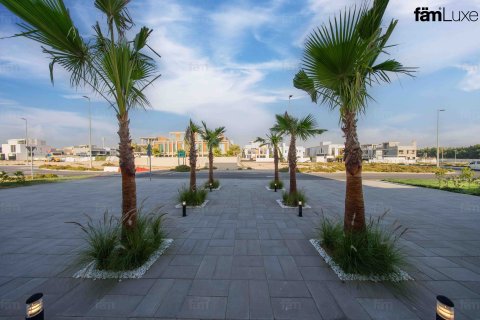 Villa in Dubai, UAE 6 bedrooms, 915 sq.m. № 702572 - photo 2