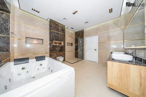 Villa in Dubai, UAE 6 bedrooms, 915 sq.m. № 702572 - photo 22