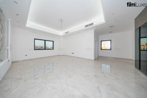 Villa in Dubai, UAE 6 bedrooms, 915 sq.m. № 702572 - photo 15