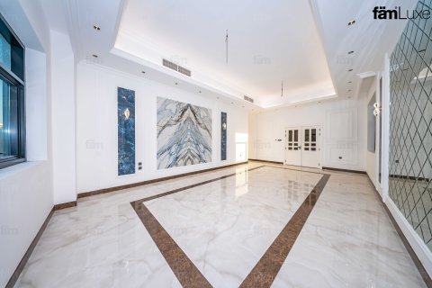 Villa in Dubai, UAE 6 bedrooms, 915 sq.m. № 702572 - photo 14