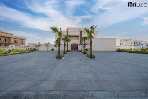 Villa in Dubai, UAE 6 bedrooms, 915 sq.m. № 702572 - photo 1