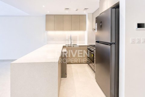 Apartment i Umm Suqeim, Dubai, UAE 2 soveværelser, 110.65 kvm № 768683