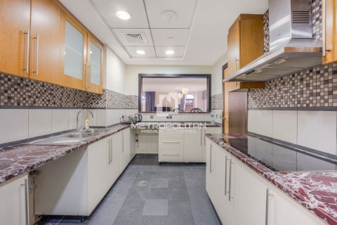 Apartmen di Jumeirah Beach Residence, Dubai, UAE 3 bilik tidur, 202 meter persegi № 663158 - foto 3