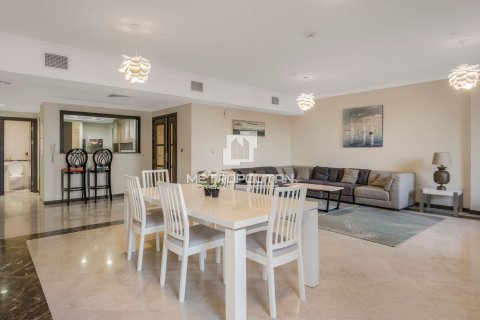 Apartmen di Jumeirah Beach Residence, Dubai, UAE 3 bilik tidur, 202 meter persegi № 663158 - foto 15