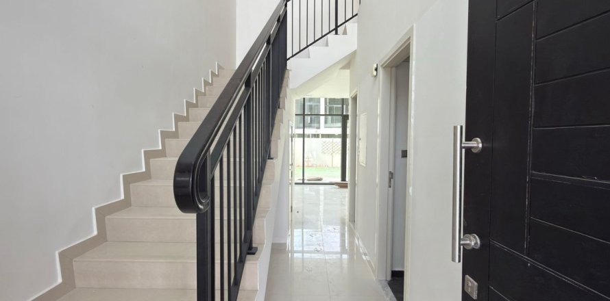 خانه شهری در Dubai ، امارات متحده عربی 3 خوابه ، 174.3 متر مربع.  شماره 765754