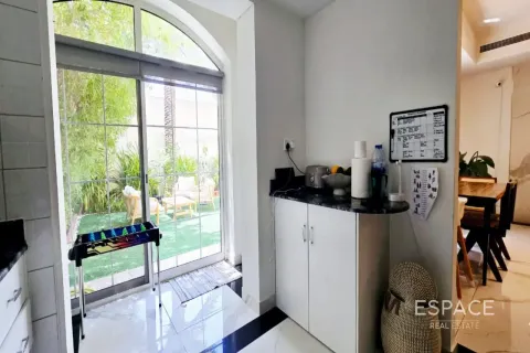 Villa te huur in The Springs, Dubai, VAE 3 slaapkamers, 228 vr.m., nr 738120 - foto 11