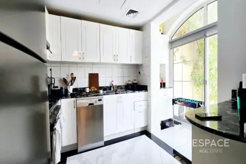 Villa te huur in The Springs, Dubai, VAE 3 slaapkamers, 228 vr.m., nr 738120 - foto 10