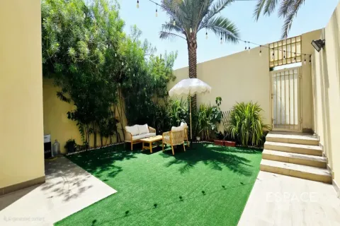 Villa te huur in The Springs, Dubai, VAE 3 slaapkamers, 228 vr.m., nr 738120 - foto 19