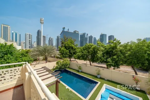 Villa te huur in Meadows, Dubai, VAE 5 slaapkamers, 391 vr.m., nr 738119 - foto 16