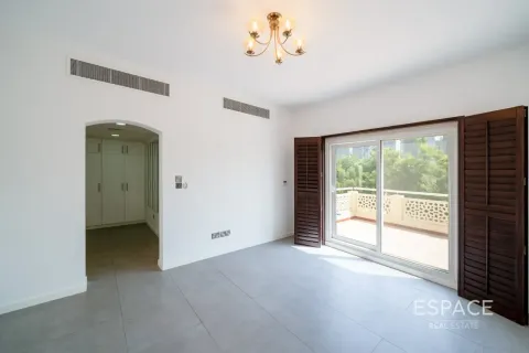 Villa te huur in Meadows, Dubai, VAE 5 slaapkamers, 391 vr.m., nr 738119 - foto 14