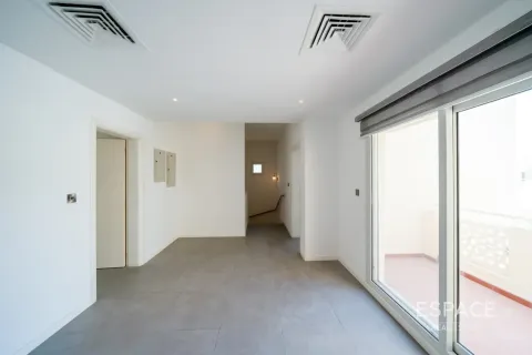 Villa te huur in Meadows, Dubai, VAE 5 slaapkamers, 391 vr.m., nr 738119 - foto 11