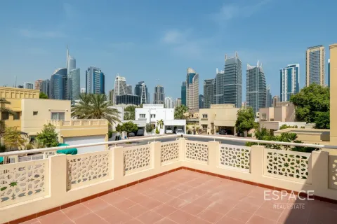 Villa te huur in Meadows, Dubai, VAE 5 slaapkamers, 391 vr.m., nr 738119 - foto 13