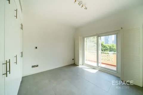 Villa te huur in Meadows, Dubai, VAE 5 slaapkamers, 391 vr.m., nr 738119 - foto 19
