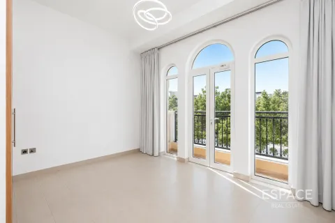 Jumeirah Park, Dubai, संयुक्त अरब अमीरात में विला, 4 बेडरूम, 455 वर्ग मीटर, संख्या 738124 - फ़ोटो 11