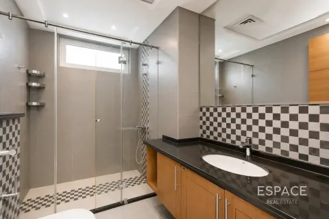 Jumeirah Park, Dubai, संयुक्त अरब अमीरात में विला, 4 बेडरूम, 455 वर्ग मीटर, संख्या 738124 - फ़ोटो 9