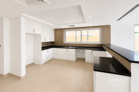 Jumeirah Park, Dubai, संयुक्त अरब अमीरात में विला, 4 बेडरूम, 455 वर्ग मीटर, संख्या 738124 - फ़ोटो 4