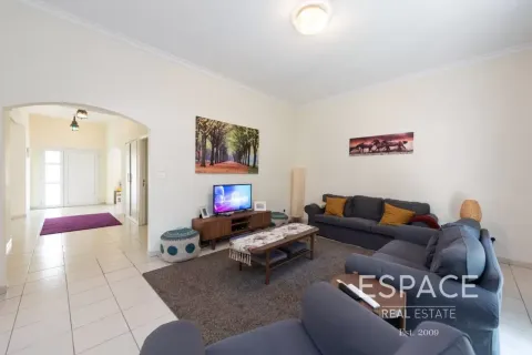 Huvila Meadows, Dubai, Arabiemiraatit 4 makuuhuonetta, 339 m2 № 738123 - kuva 4