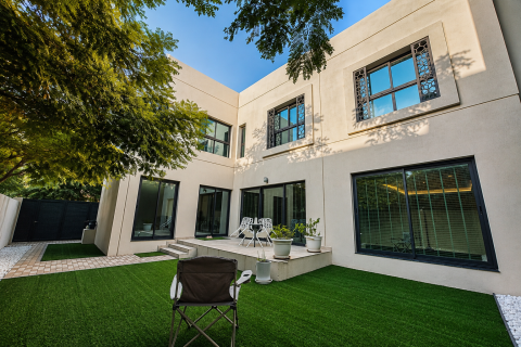Vilă în Sharjah, EAU 5 dormitoare, 354.7 mp.  №748741