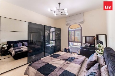 Řadový dům v Dubai, SAE 4 ložnice, 312 m² Č.: 765998 - fotografie 6