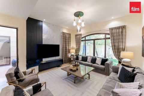 Řadový dům v Dubai, SAE 4 ložnice, 312 m² Č.: 765998 - fotografie 4