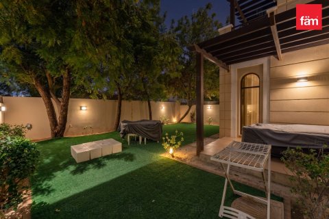 Řadový dům v Dubai, SAE 4 ložnice, 312 m² Č.: 765998 - fotografie 20