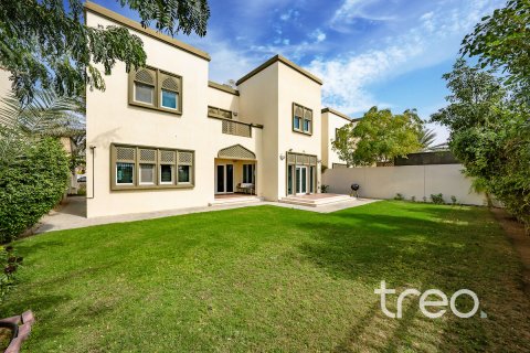 Villa in Jumeirah Park, Dubai, UAE 3 bedrooms, 284.56 sq.m. № 761316