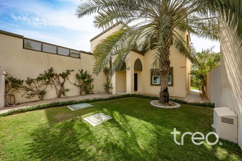 Villa in Jumeirah Park, Dubai, UAE 3 bedrooms, 284.56 sq.m. № 761316 - photo 3