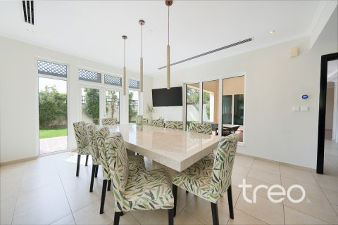 Villa in Jumeirah Park, Dubai, UAE 3 bedrooms, 284.56 sq.m. № 761316 - photo 10