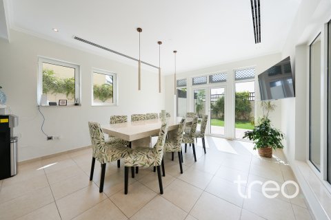 Villa in Jumeirah Park, Dubai, UAE 3 bedrooms, 284.56 sq.m. № 761316 - photo 11