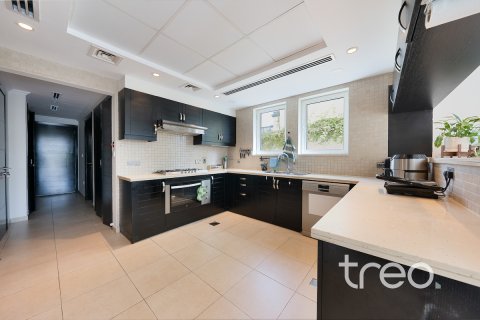 Villa in Jumeirah Park, Dubai, UAE 3 bedrooms, 284.56 sq.m. № 761316 - photo 8