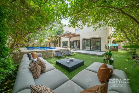 Villa en venta en Meadows, Dubai, EAU 5 dormitorios, 390 m2 № 737893 - foto 16